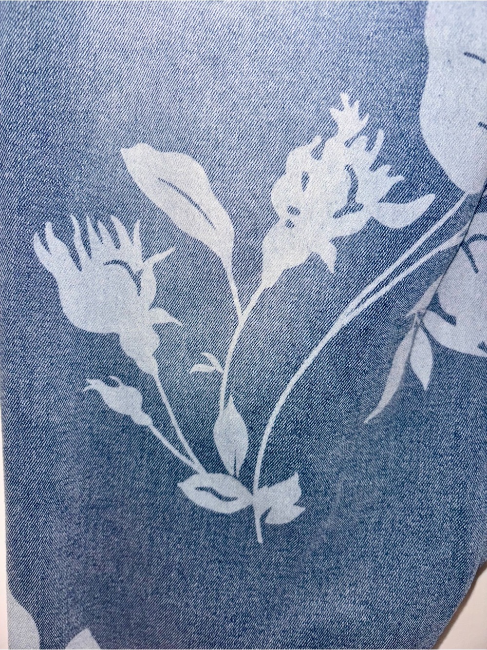 Women’s Blue Floral Print High-Waist Flared Jeans - Picture 5 of 5
